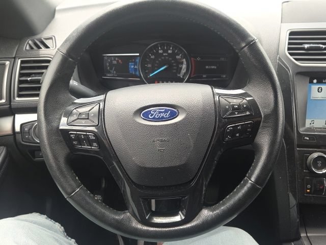 Used 2018 Ford Explorer XLT w/ Equipment Group 202A AWD/4WD image 40