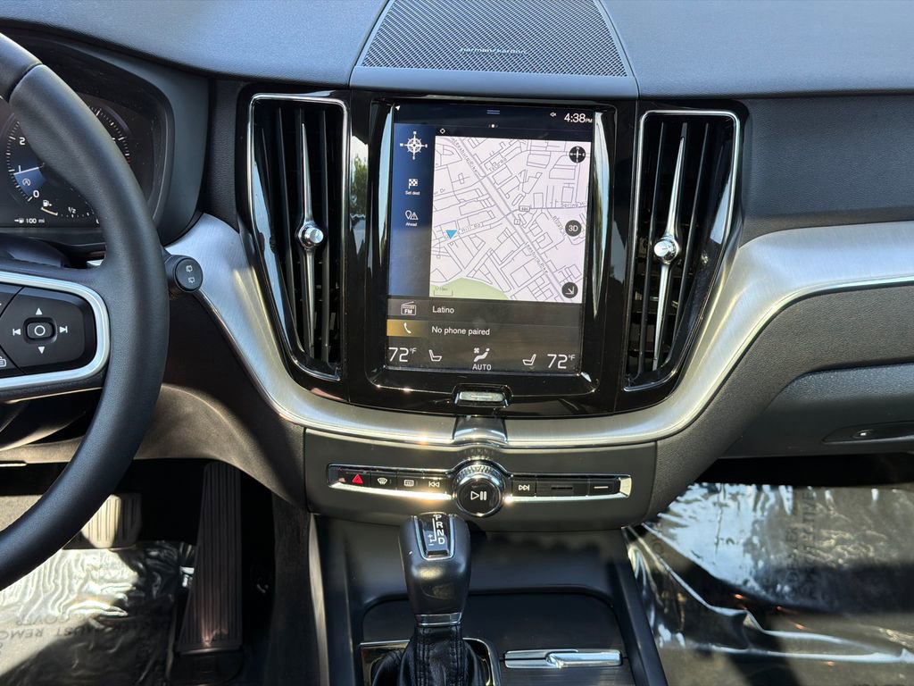 Used 2019 Volvo XC60 T5 Momentum w/ Multimedia Package AWD/4WD image 19