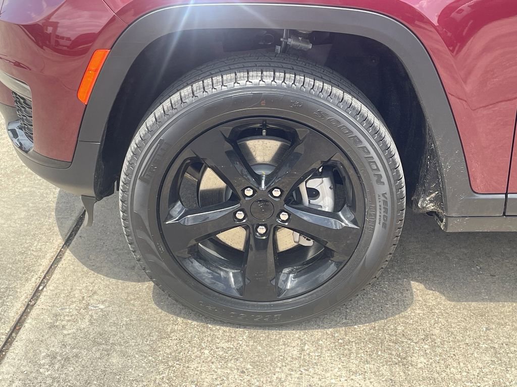 New 2025 Jeep Grand Cherokee L Limited w/ Black Appearance Package image 9