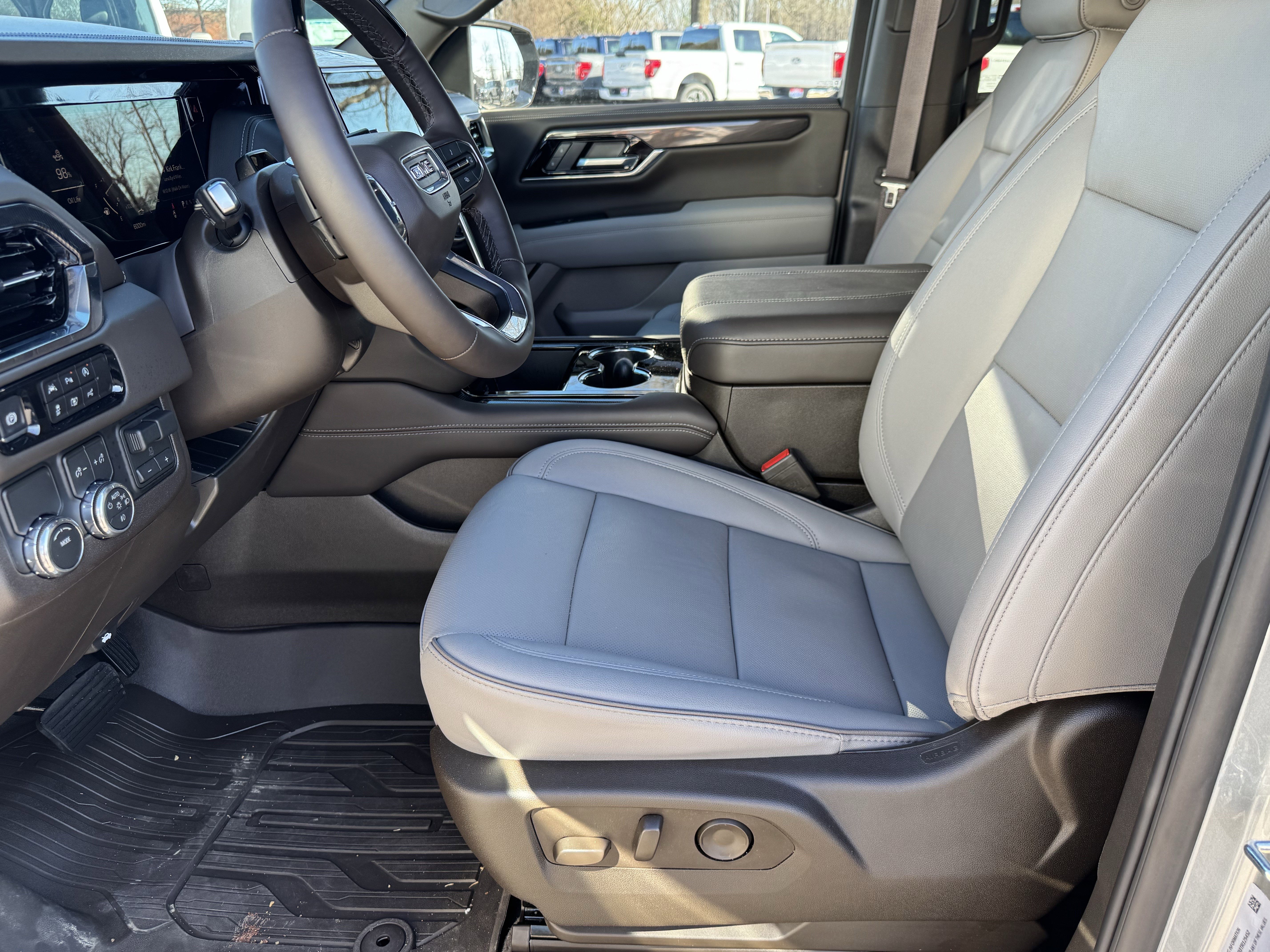 Used 2026 GMC Yukon Elevation w/ Elevation Premium Package image 10