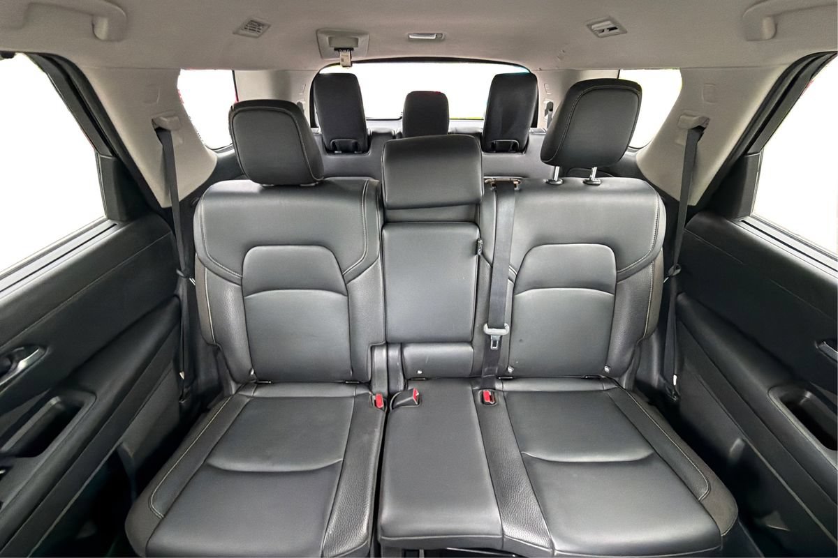 Used 2022 Nissan Pathfinder SL w/ Lighting Package (N92) AWD/4WD image 13