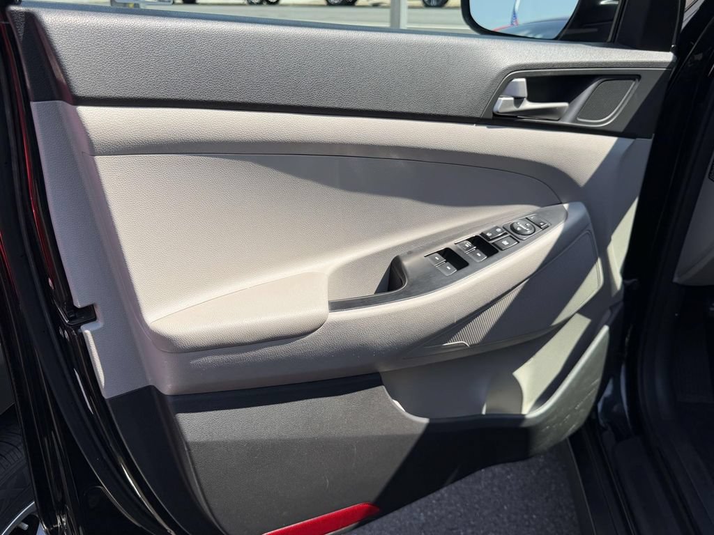 Used 2018 Hyundai Tucson SE AWD/4WD image 16