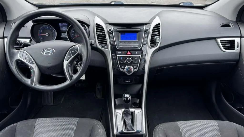 Used 2017 Hyundai Elantra GT FWD image 15