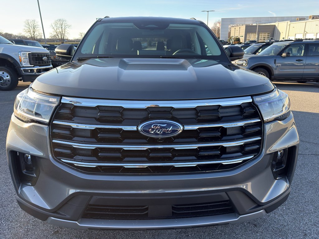 New 2026 Ford Explorer Active w/ Active Comfort Package RWD image 2