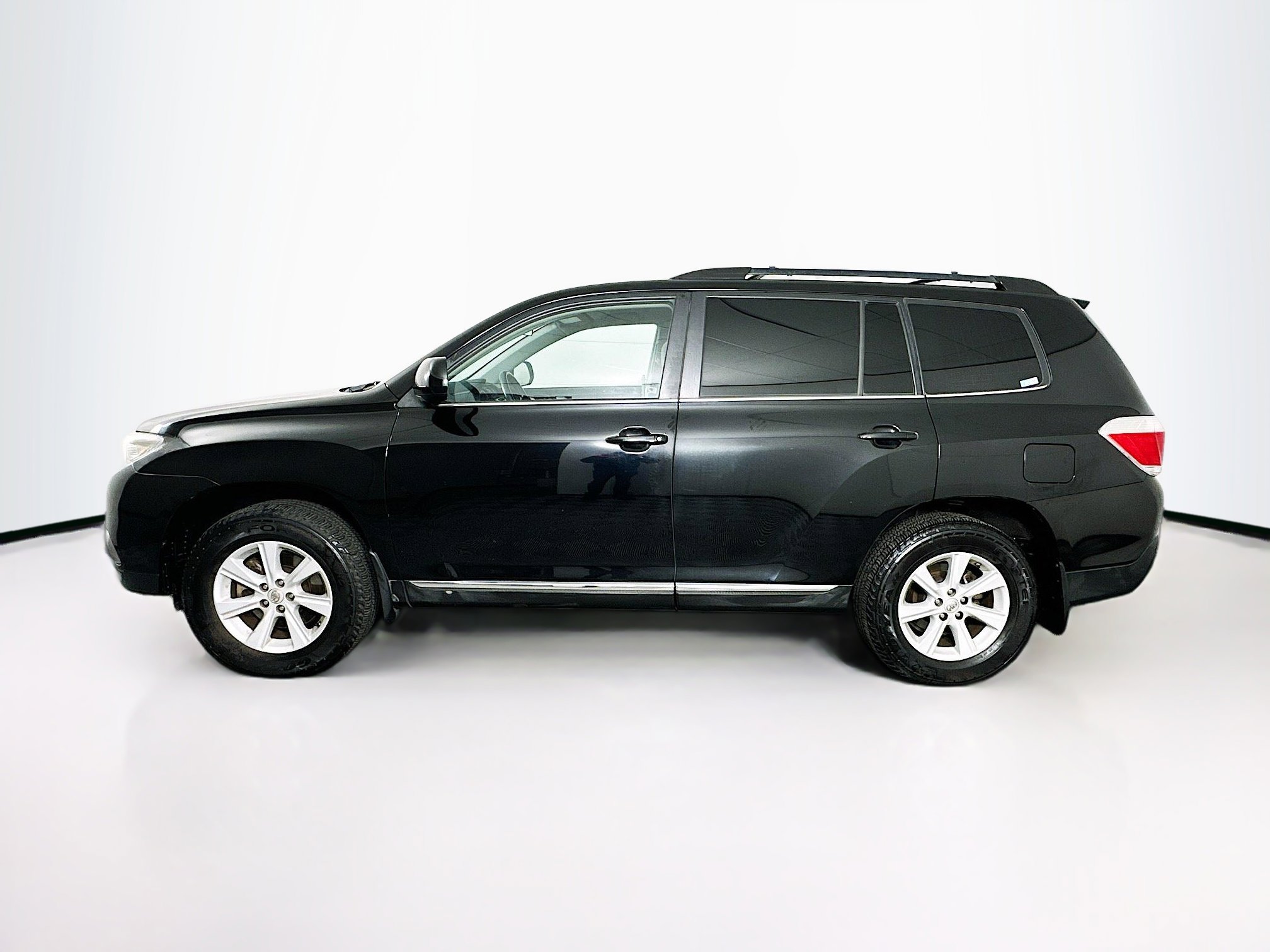 Used 2013 Toyota Highlander Plus image 4