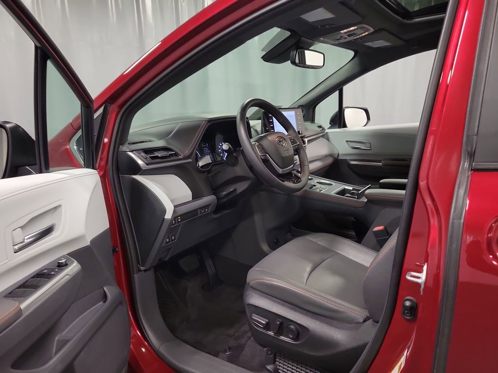 Used 2023 Toyota Sienna XSE w/ XSE Plus Package AWD/4WD image 12