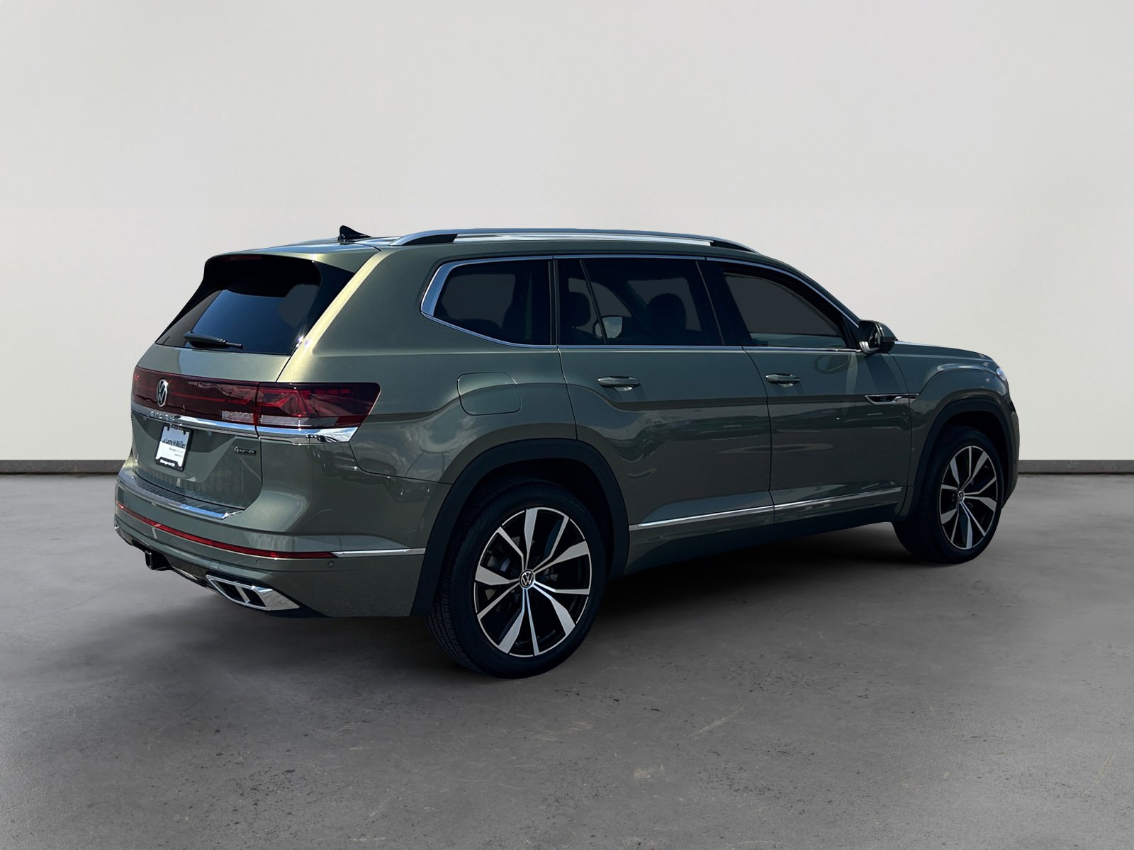 Certified 2025 Volkswagen Atlas SEL Premium R-Line AWD/4WD image 5