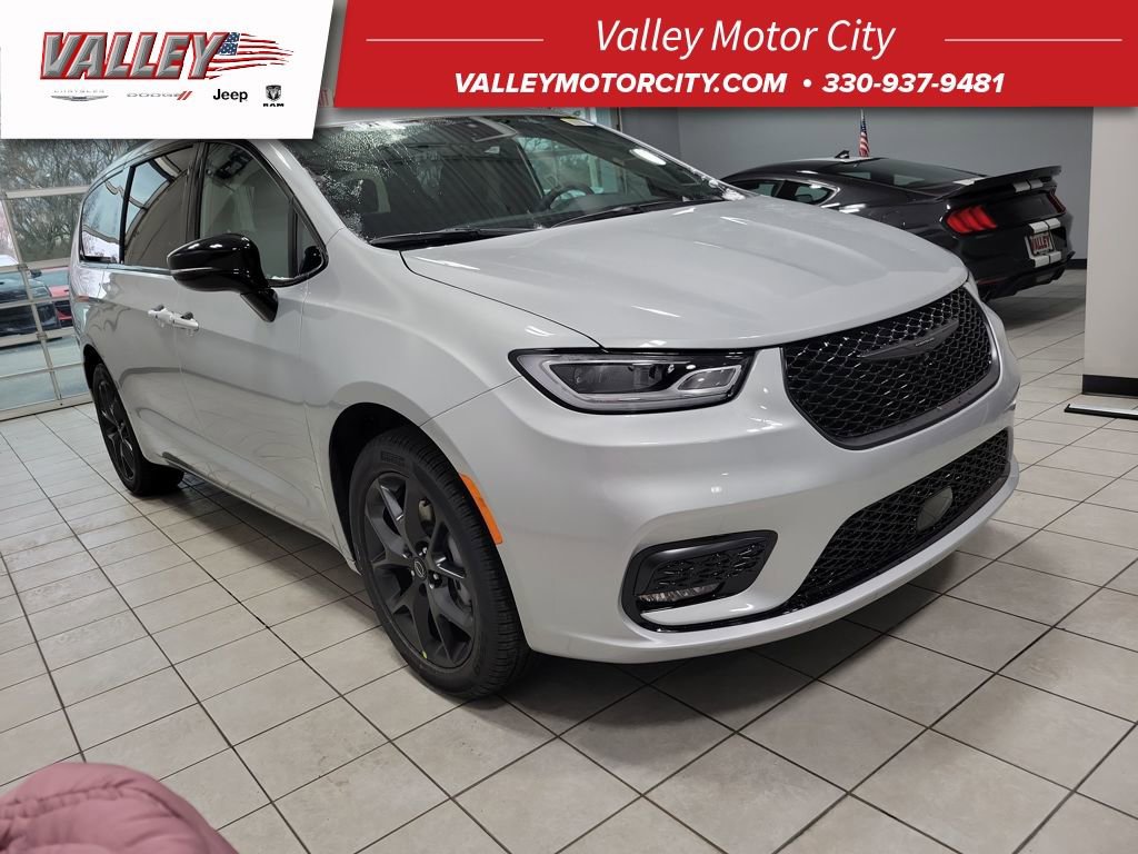 New 2026 Chrysler Pacifica Select w/ S Appearance Package image 1