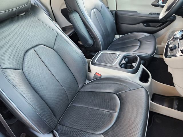 Certified 2020 Chrysler Pacifica Limited w/ Advanced Safetytec Group FWD image 14