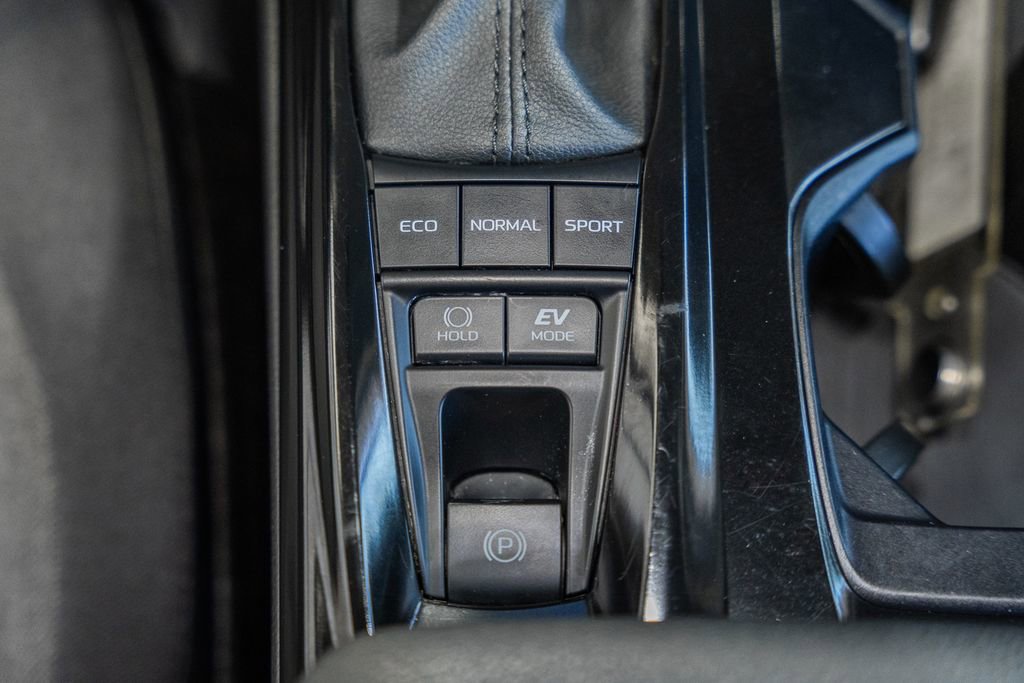 Used 2025 Toyota Camry LE image 23