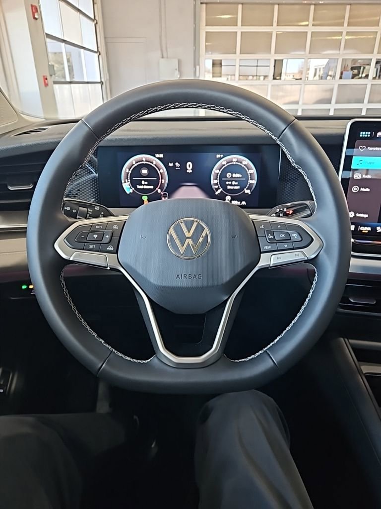 New 2026 Volkswagen Tiguan SE AWD/4WD image 35