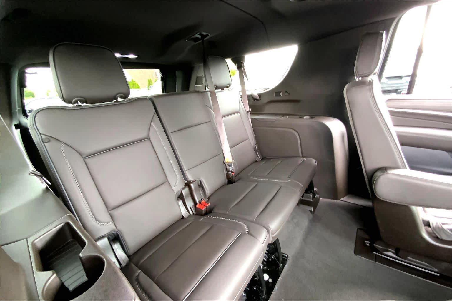 Used 2024 GMC Yukon XL Denali AWD/4WD image 19