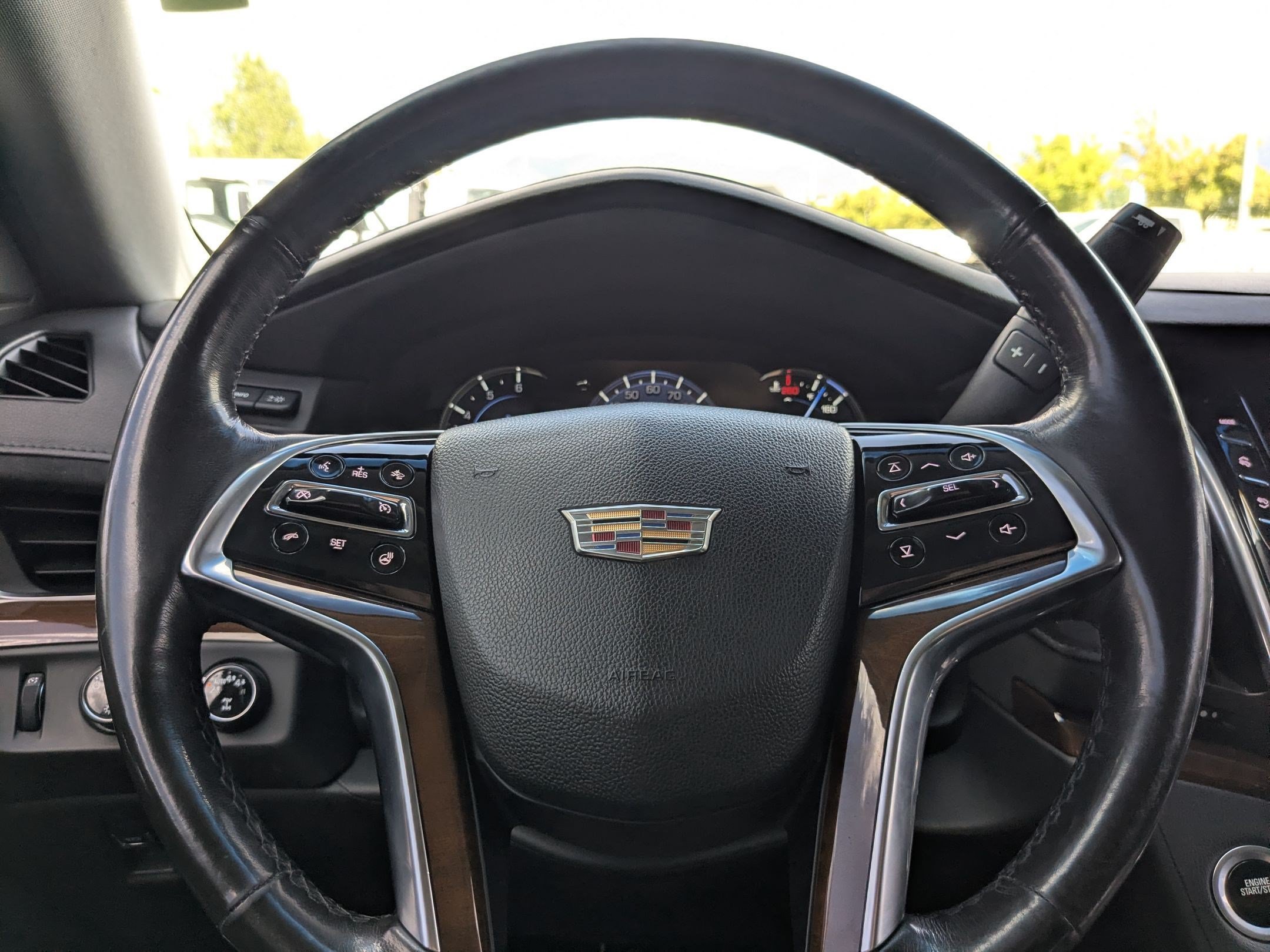 Certified 2020 Cadillac Escalade Premium Luxury AWD/4WD image 17