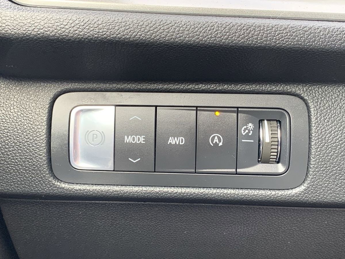 Used 2025 Chevrolet Traverse LT image 16