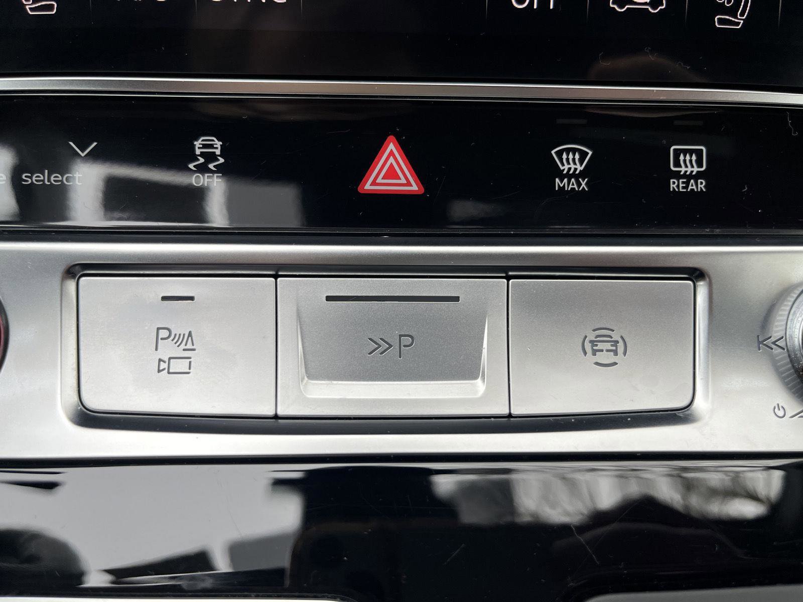 Used 2023 Audi RS 6 AWD/4WD image 25