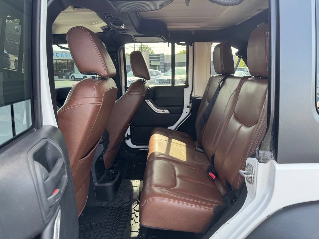 Used 2017 Jeep Wrangler Unlimited Rubicon w/ Cold Weather Group AWD/4WD image 19
