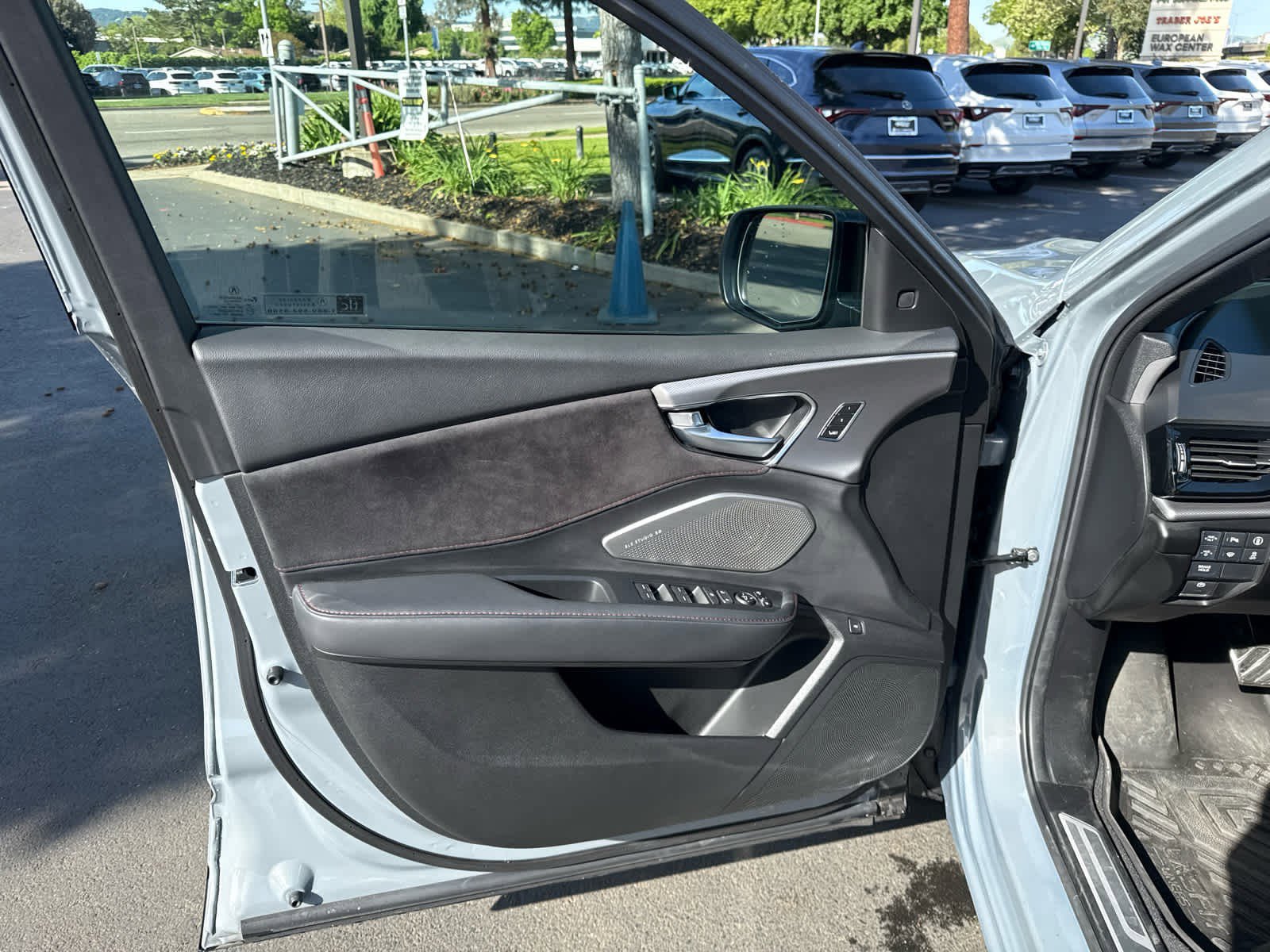 Used 2025 Acura RDX A-Spec image 24