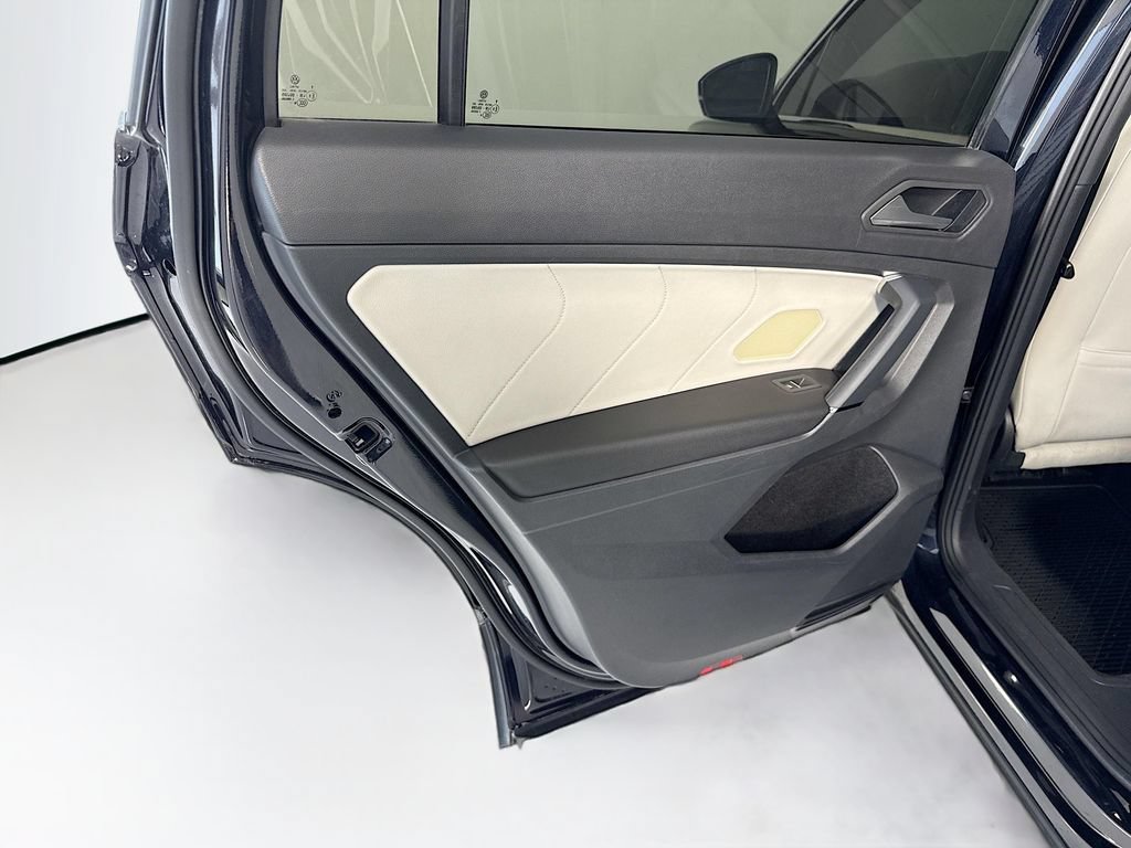 Used 2019 Volkswagen Tiguan SEL Premium R-Line w/ 3rd Row Seat Package AWD/4WD image 27