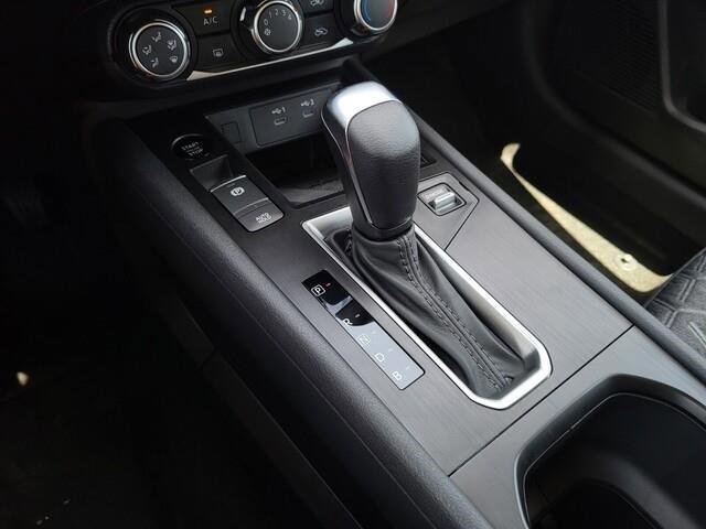 New 2025 Nissan Kicks SV w/ Illumination Package image 14