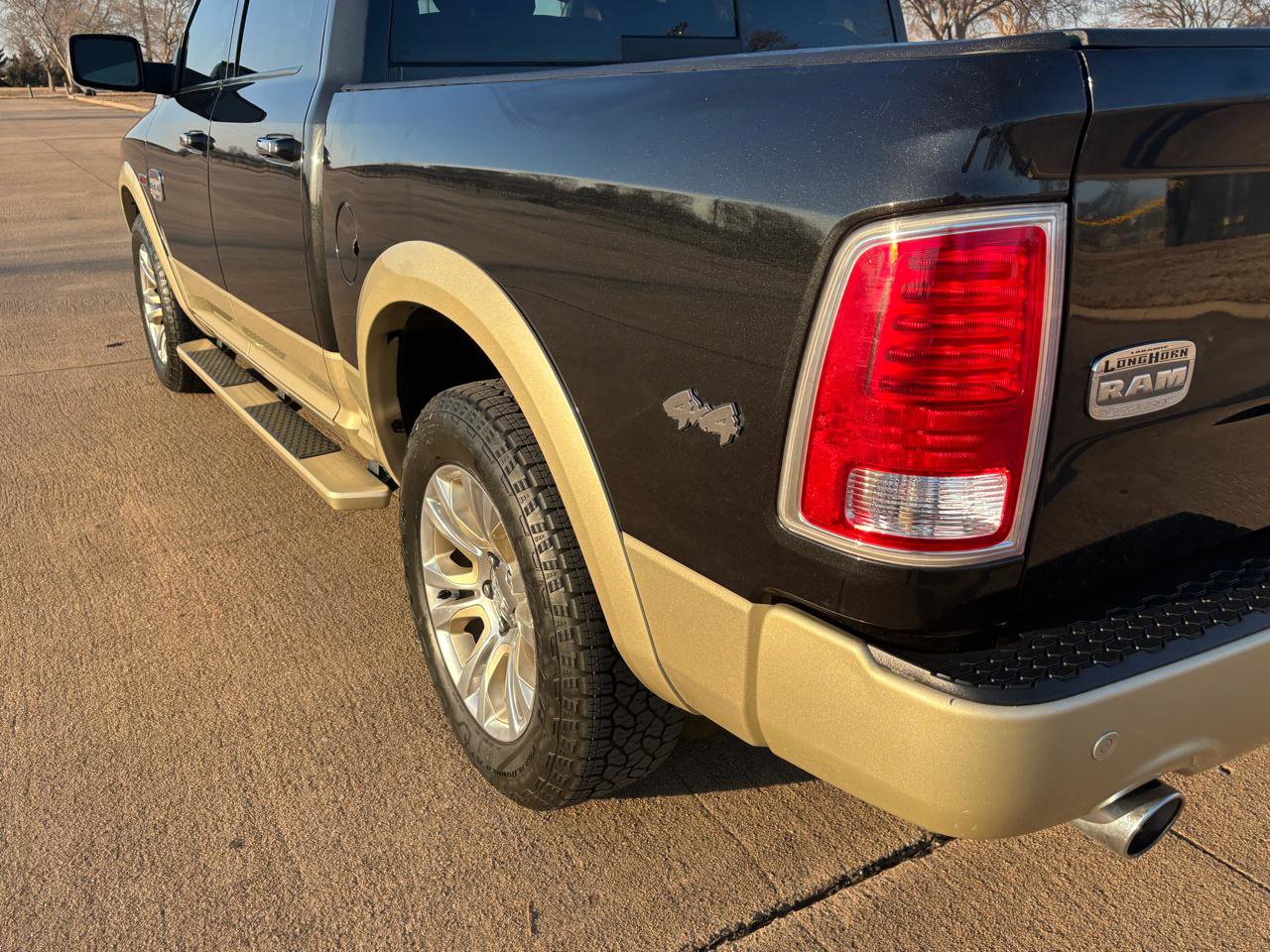 Used 2015 RAM 1500 Laramie Longhorn w/ Convenience Group image 9