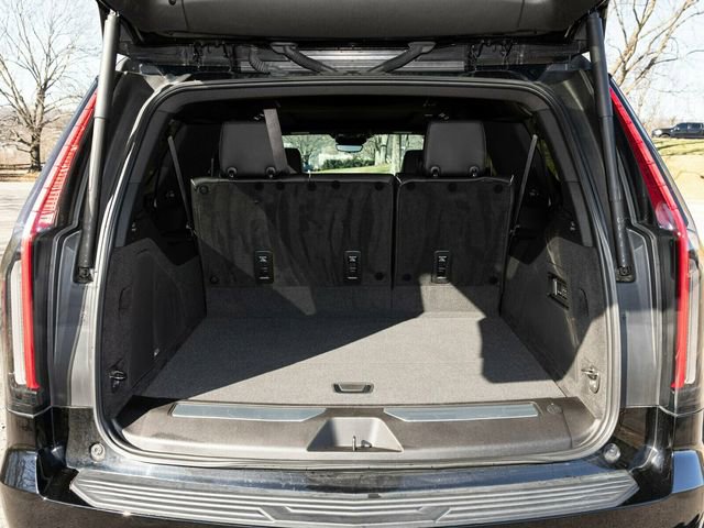Used 2023 Cadillac Escalade ESV Premium Luxury image 61