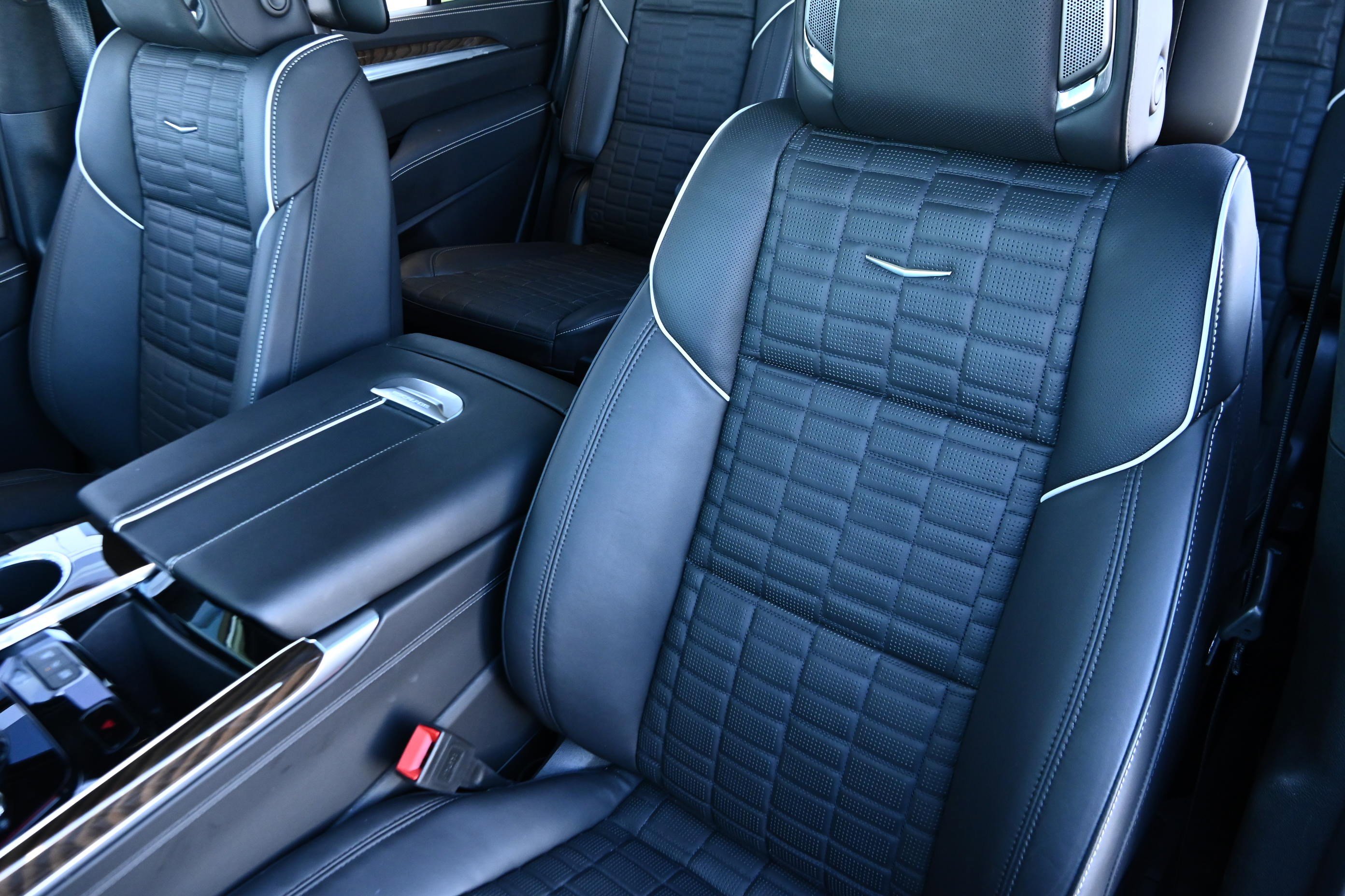 Used 2025 Cadillac Escalade Sport Platinum image 9