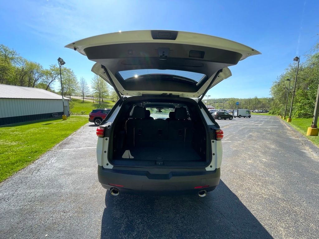 Certified 2023 Chevrolet Traverse LT AWD/4WD image 17