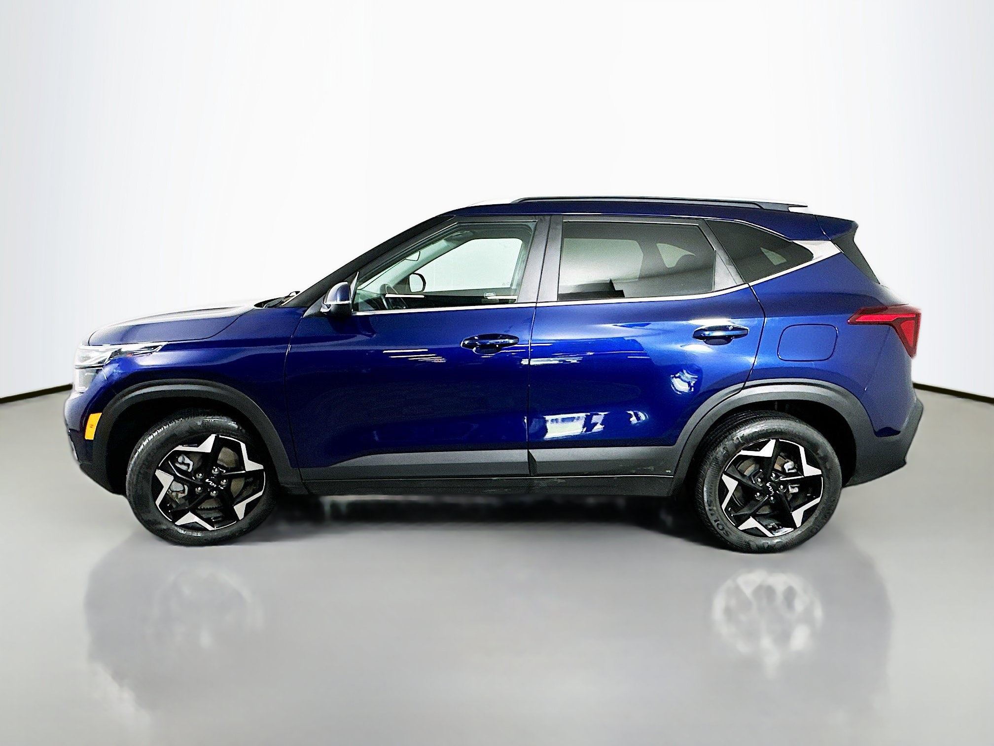 Certified 2024 Kia Seltos EX AWD/4WD image 4