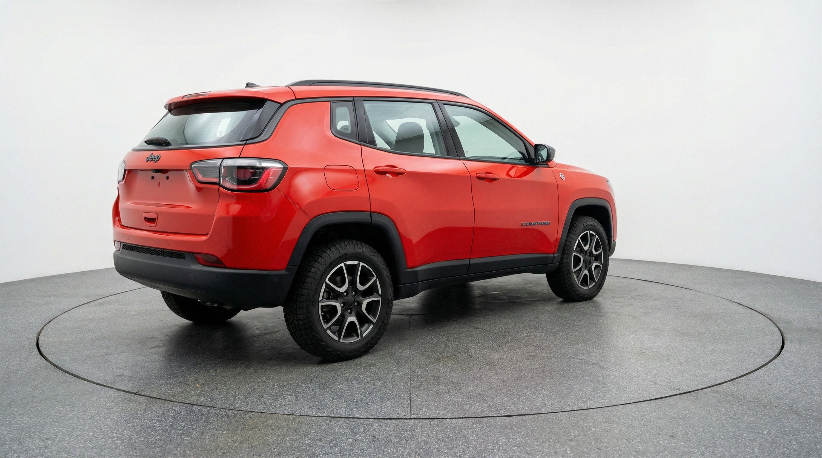 Used 2025 Jeep Compass Trailhawk image 9