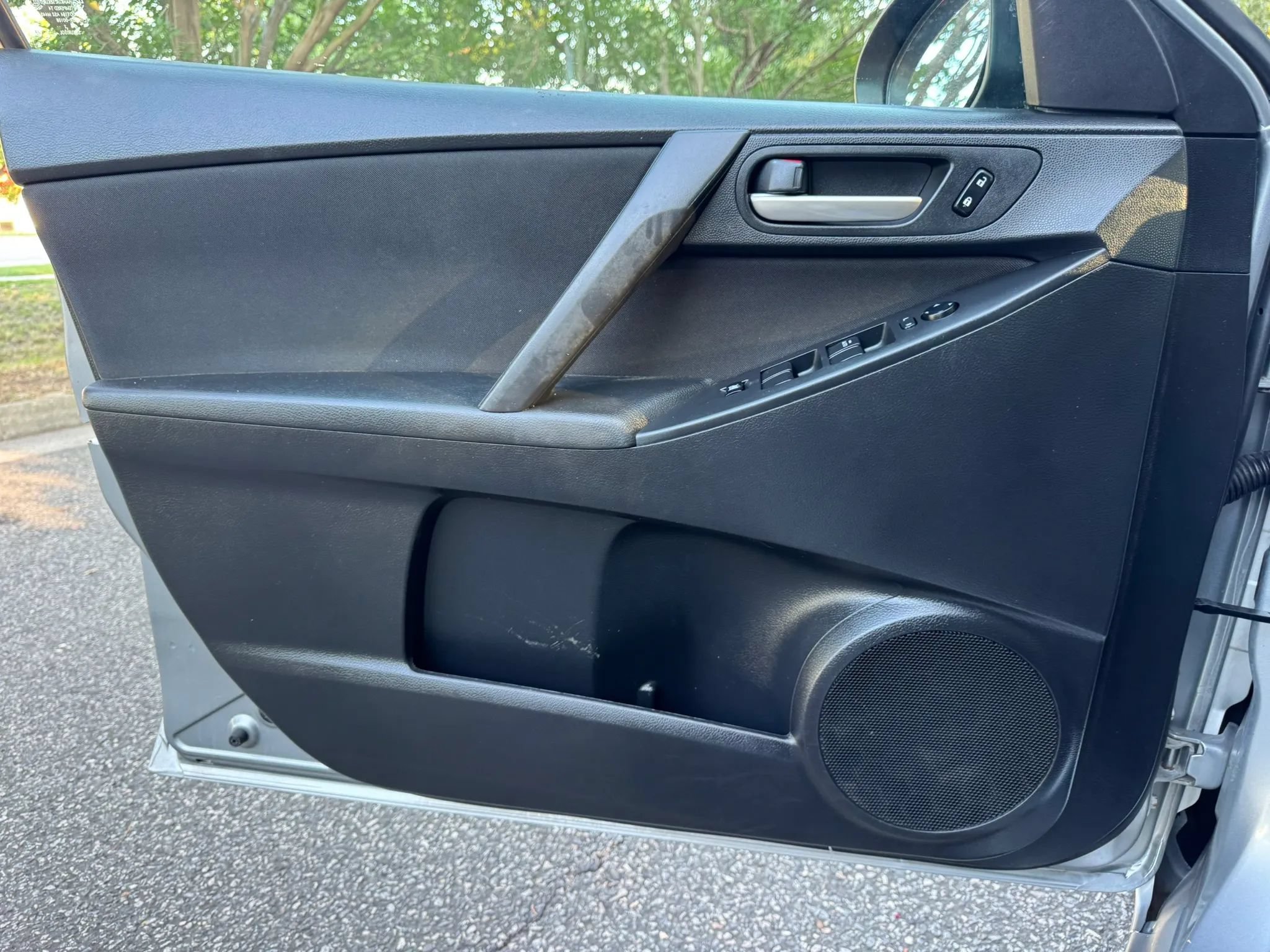 Used 2013 MAZDA MAZDA3 i SV FWD image 6