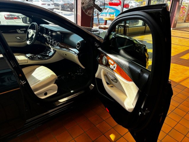 Used 2018 Mercedes-Benz E 300 w/ Premium 1 Package image 28
