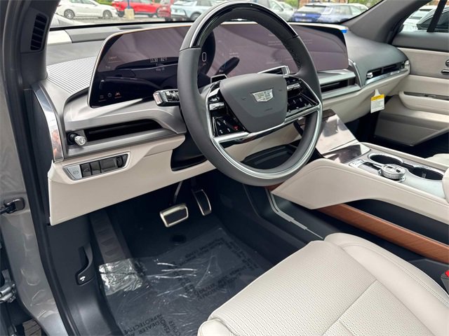 New 2026 Cadillac Vistiq Luxury w/ LPO, Floor Liner Package image 19