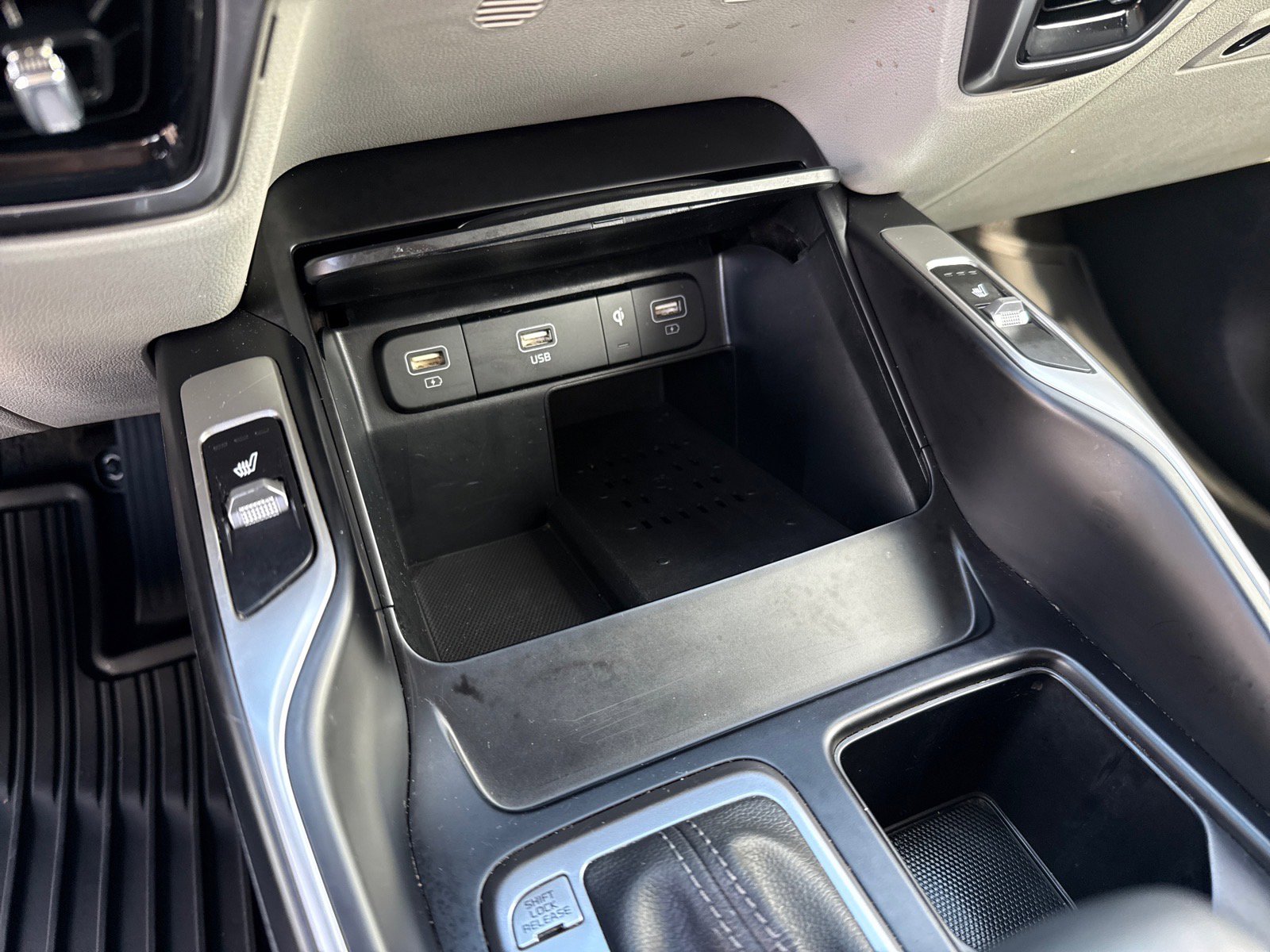 Used 2023 Kia Sorento S w/ Panoramic Sunroof Package image 20