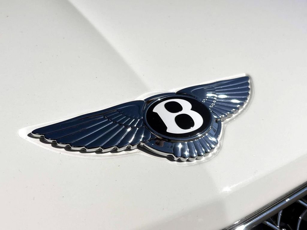 Certified 2022 Bentley Bentayga image 16