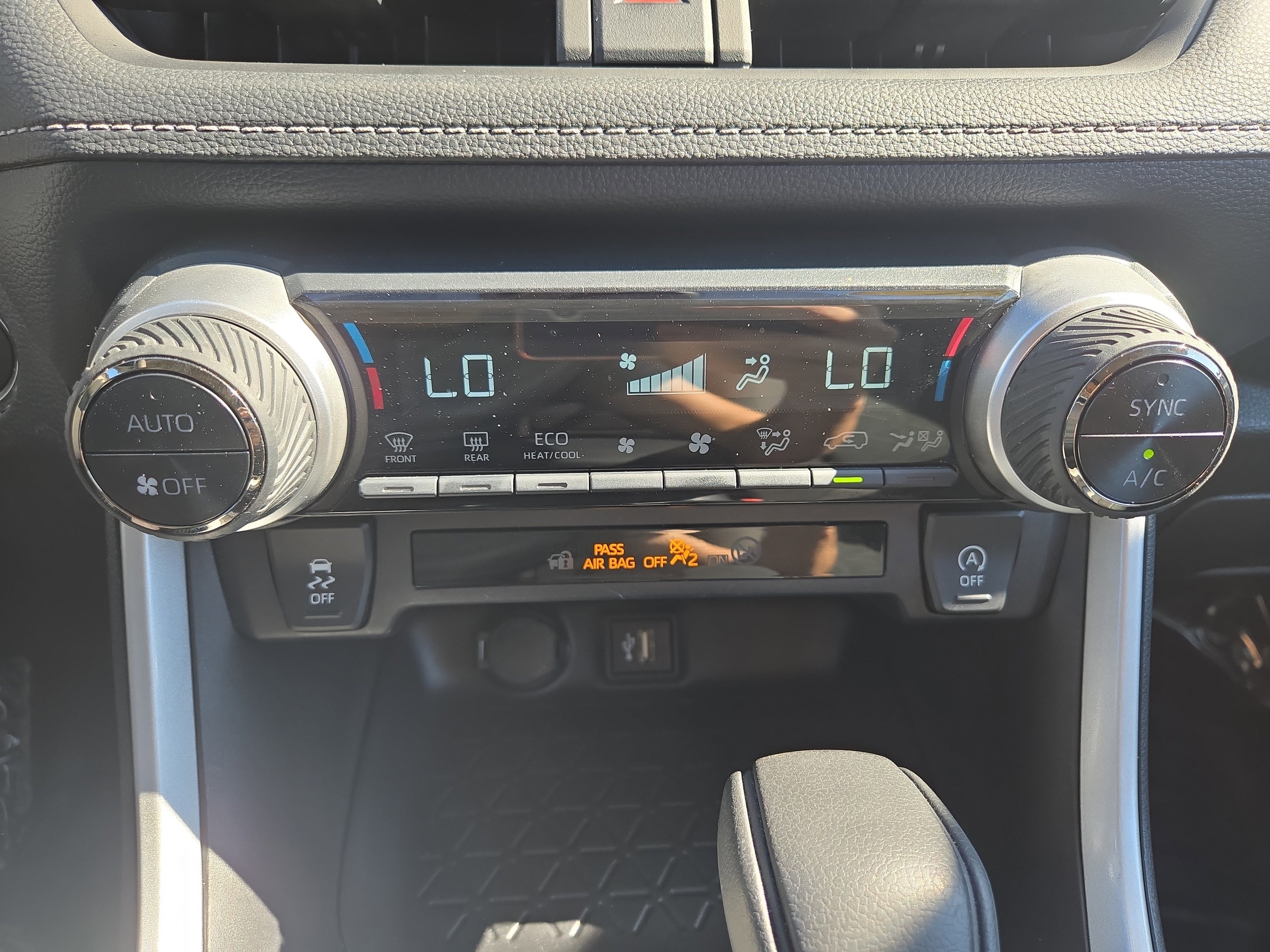 Used 2024 Toyota RAV4 XLE image 19