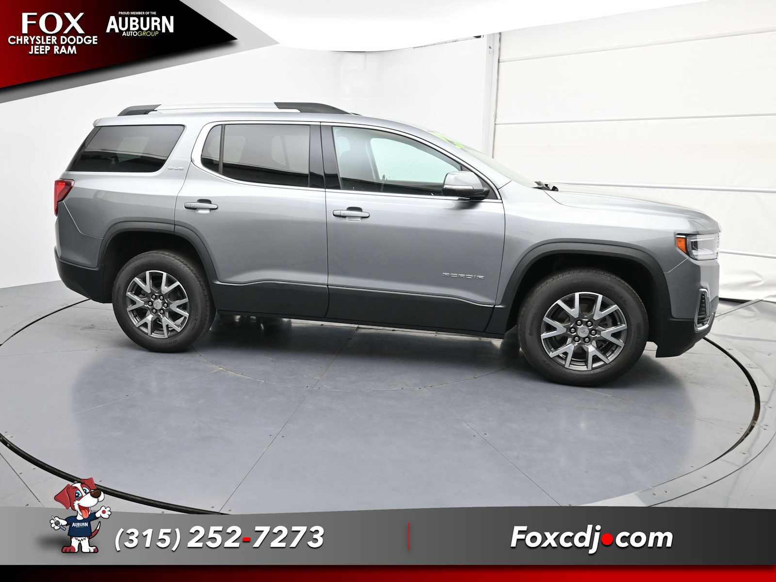Used 2023 GMC Acadia SLE w/ Driver Convenience Package image 11