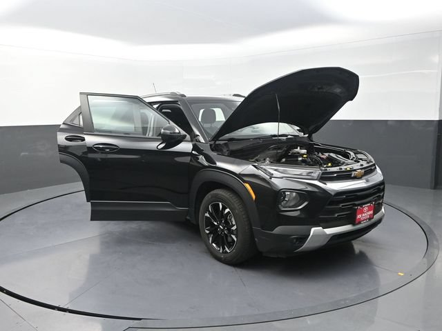 Used 2023 Chevrolet TrailBlazer LT FWD image 38