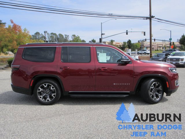 Used 2023 Jeep Wagoneer Series III w/ Preferred Equipment Group image 3