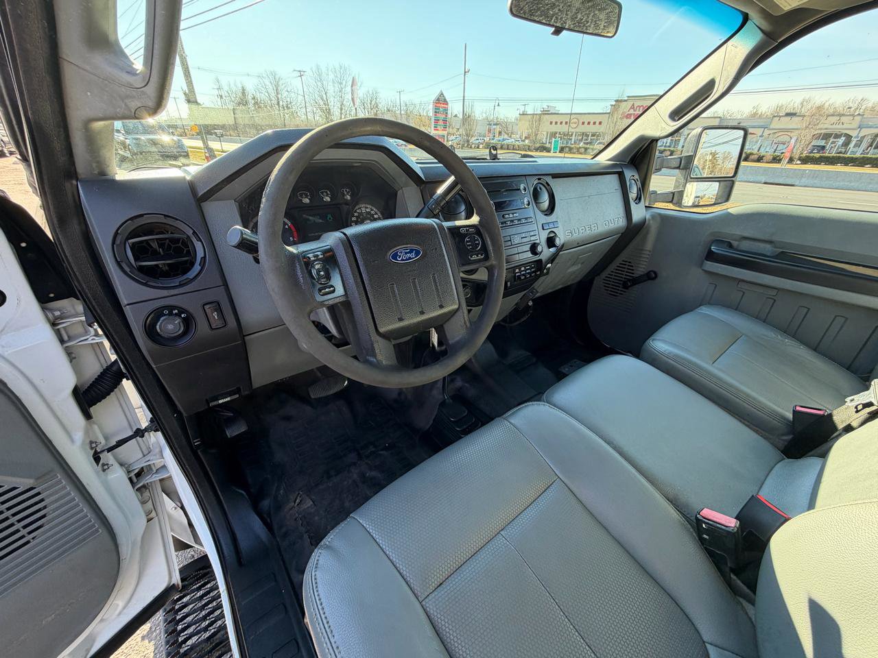 Used 2015 Ford F550 4WD Crew Cab 176 WB 60 CA XL image 17