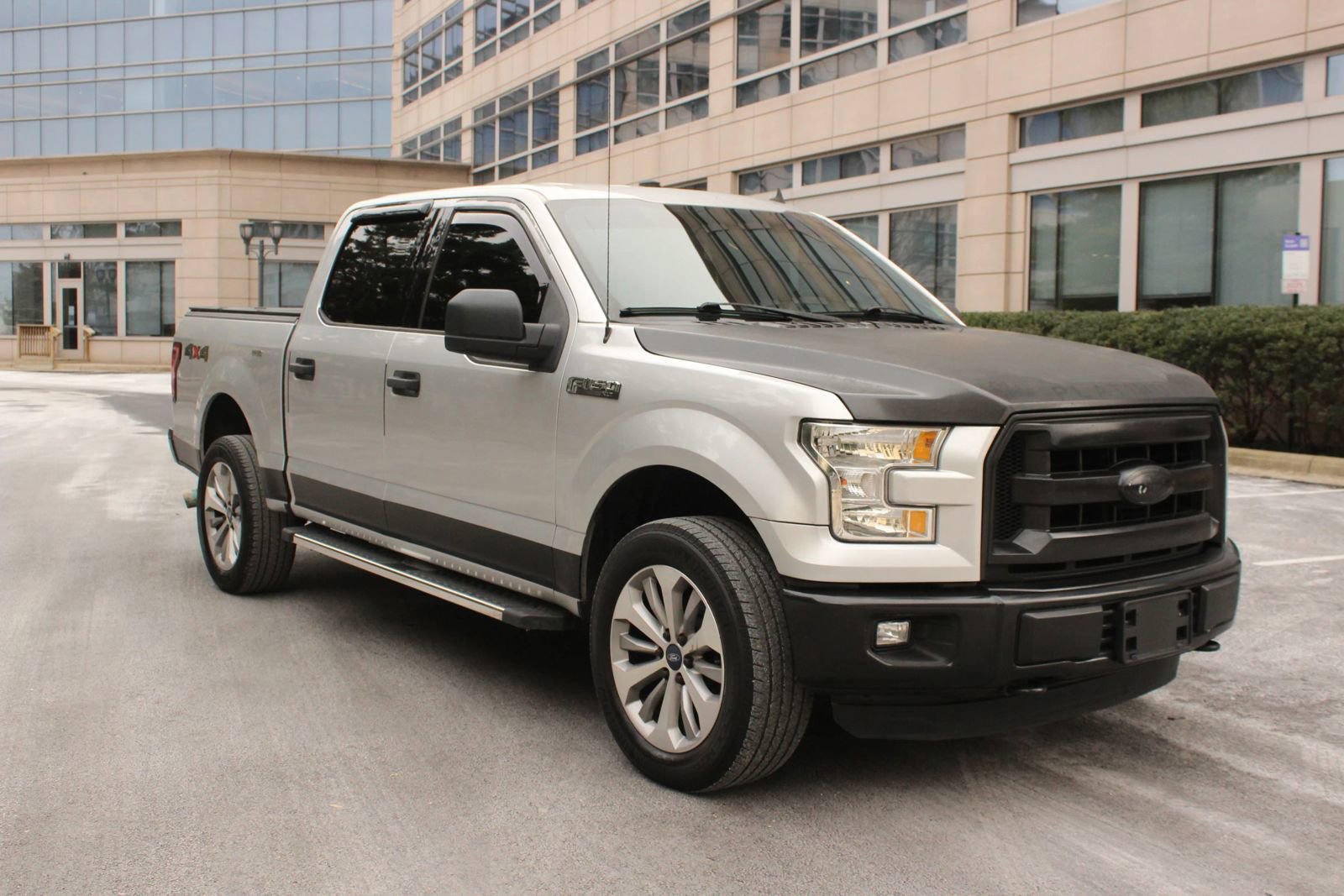 Used 2016 Ford F150 XLT AWD/4WD image 1