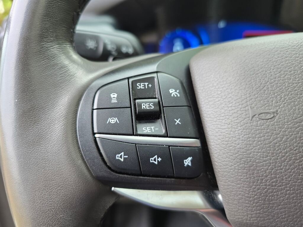 Used 2020 Ford Explorer Platinum w/ Premium Technology Package image 28