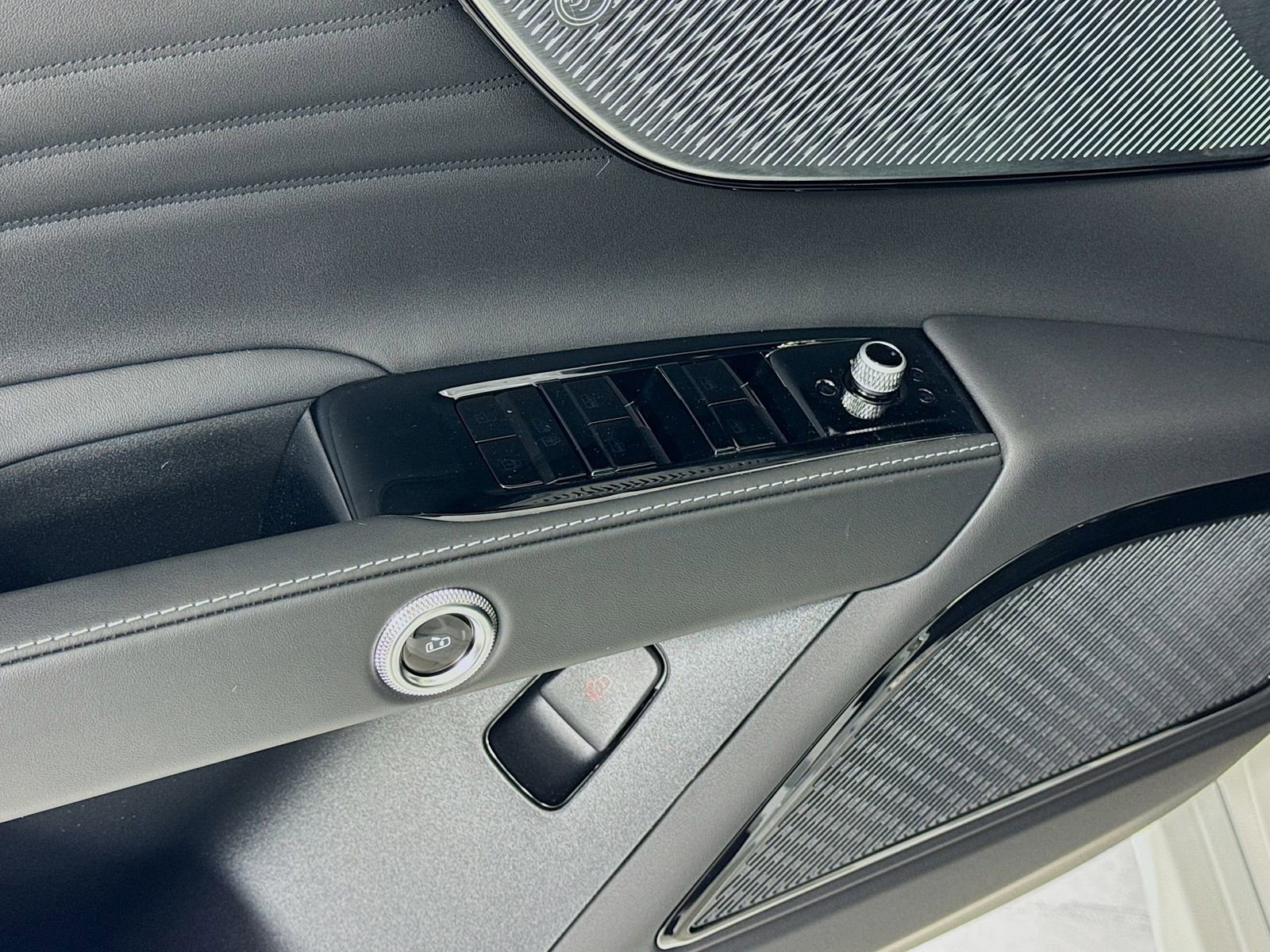 Used 2025 Maserati Grecale GT AWD/4WD image 17