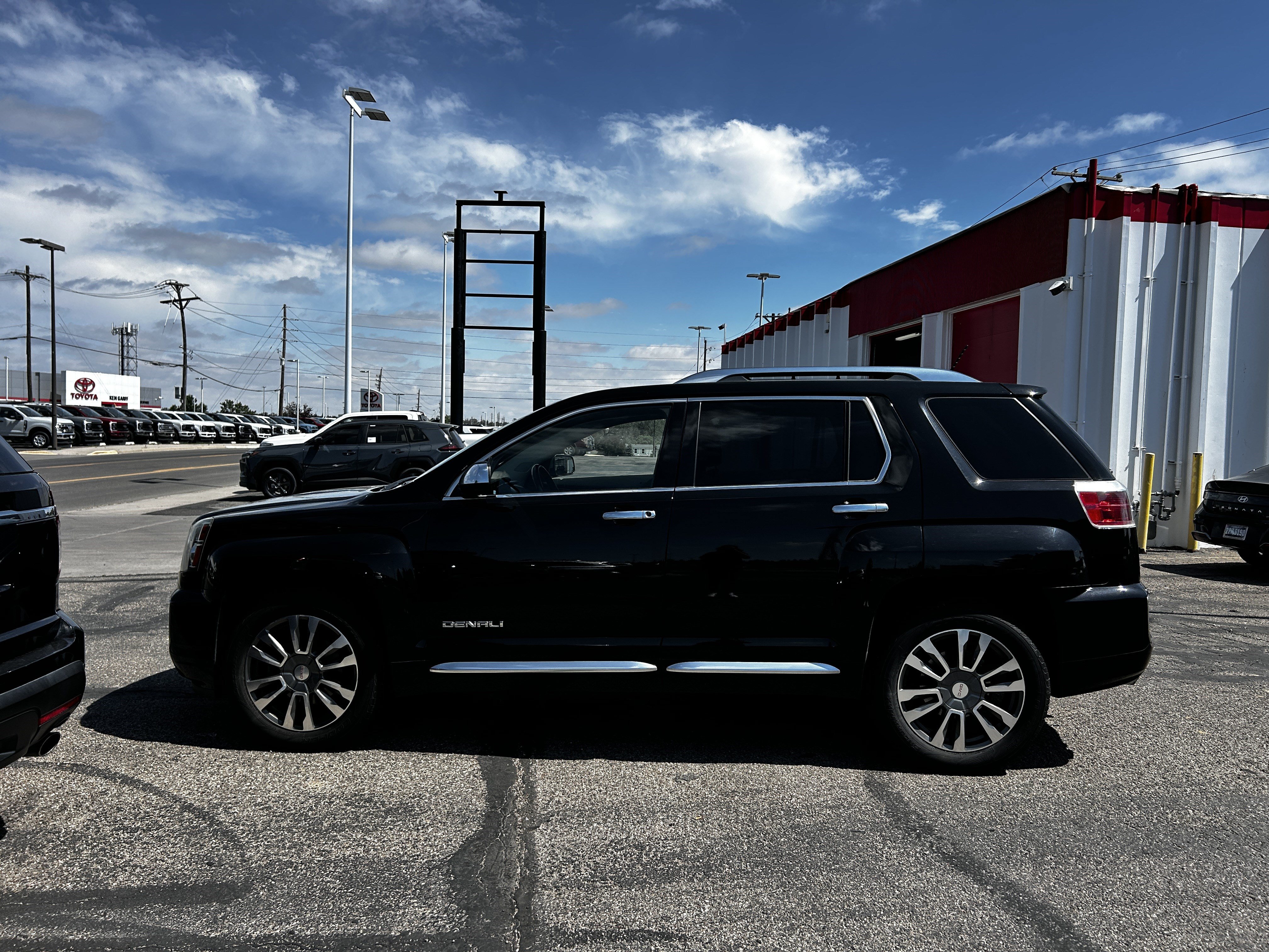 Used 2017 GMC Terrain Denali AWD/4WD image 2