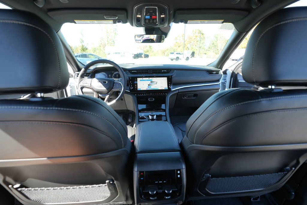 New 2027 Jeep Grand Cherokee L Limited w/ Limited Altitude Package AWD/4WD image 25