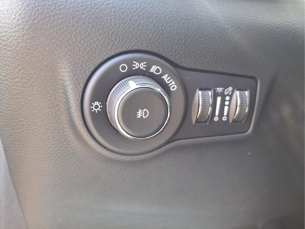 New 2026 Jeep Compass Latitude AWD/4WD image 21