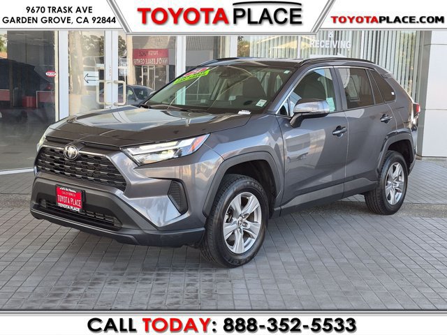 Used 2024 Toyota RAV4 XLE AWD/4WD image 1