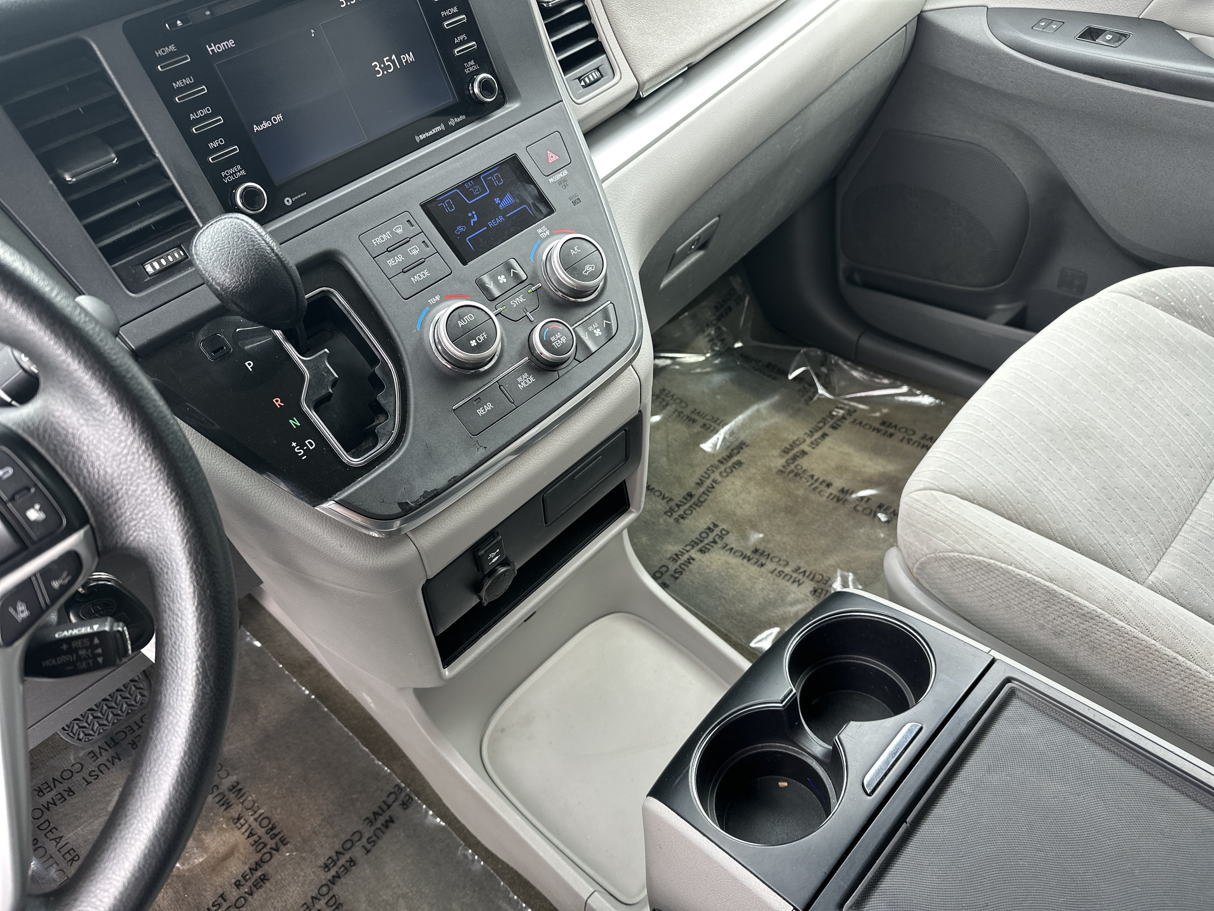 Used 2018 Toyota Sienna LE FWD image 26