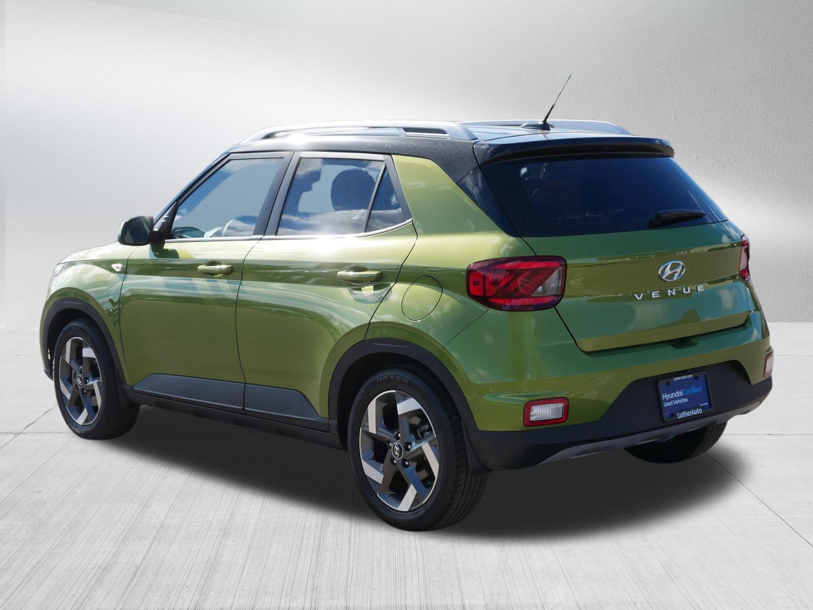 Certified 2023 Hyundai Venue SEL FWD image 5