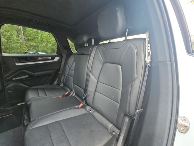 Used 2024 Porsche Cayenne AWD/4WD image 15