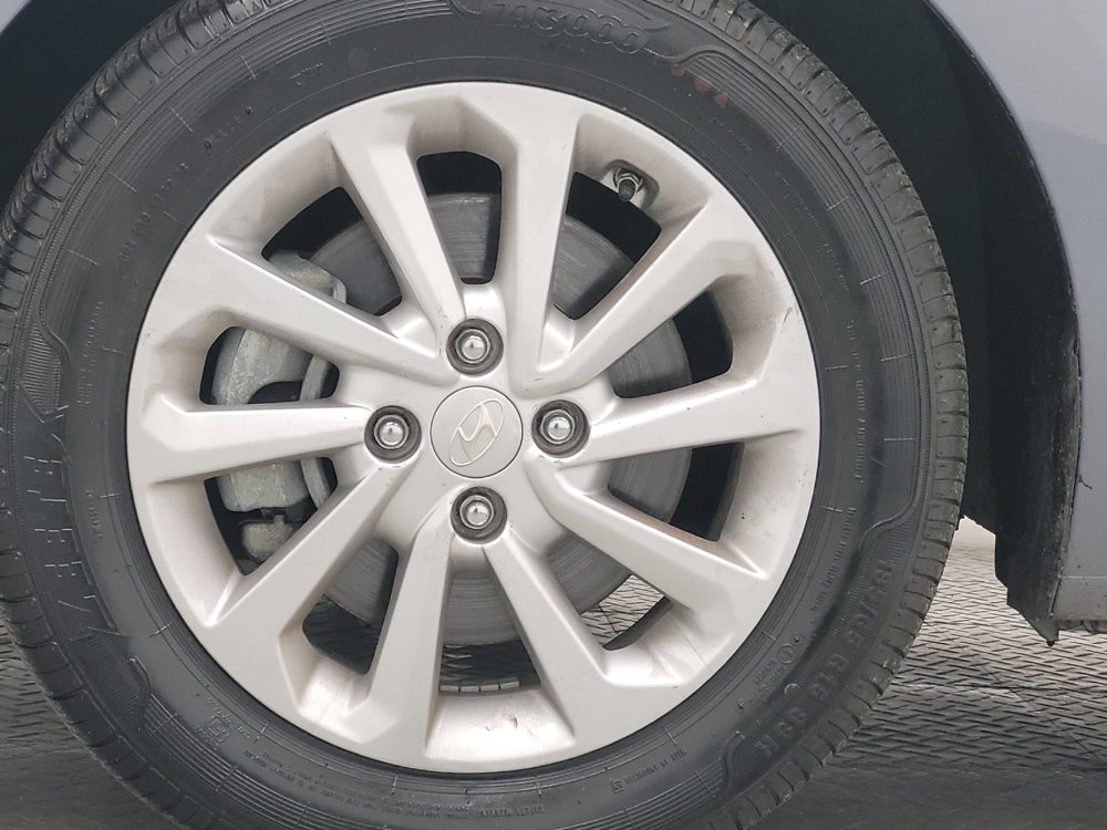 Used 2019 Hyundai Accent SEL FWD image 31
